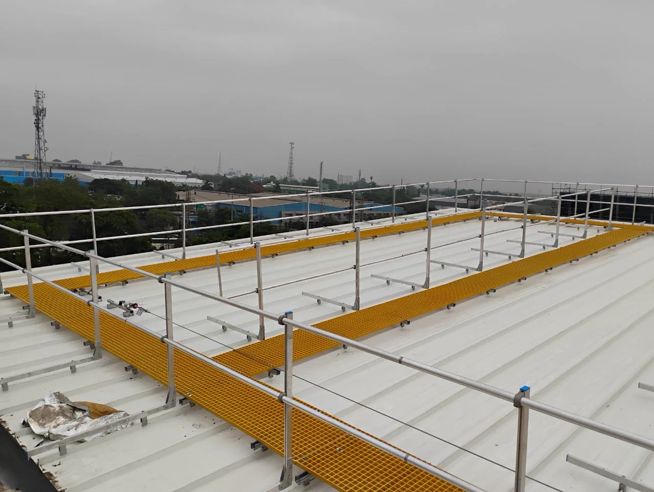 TsaF aluminium and FRP rooftop walkway installation