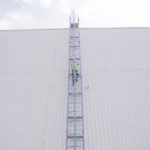 TsaF vertical lifeline on a roof access ladder